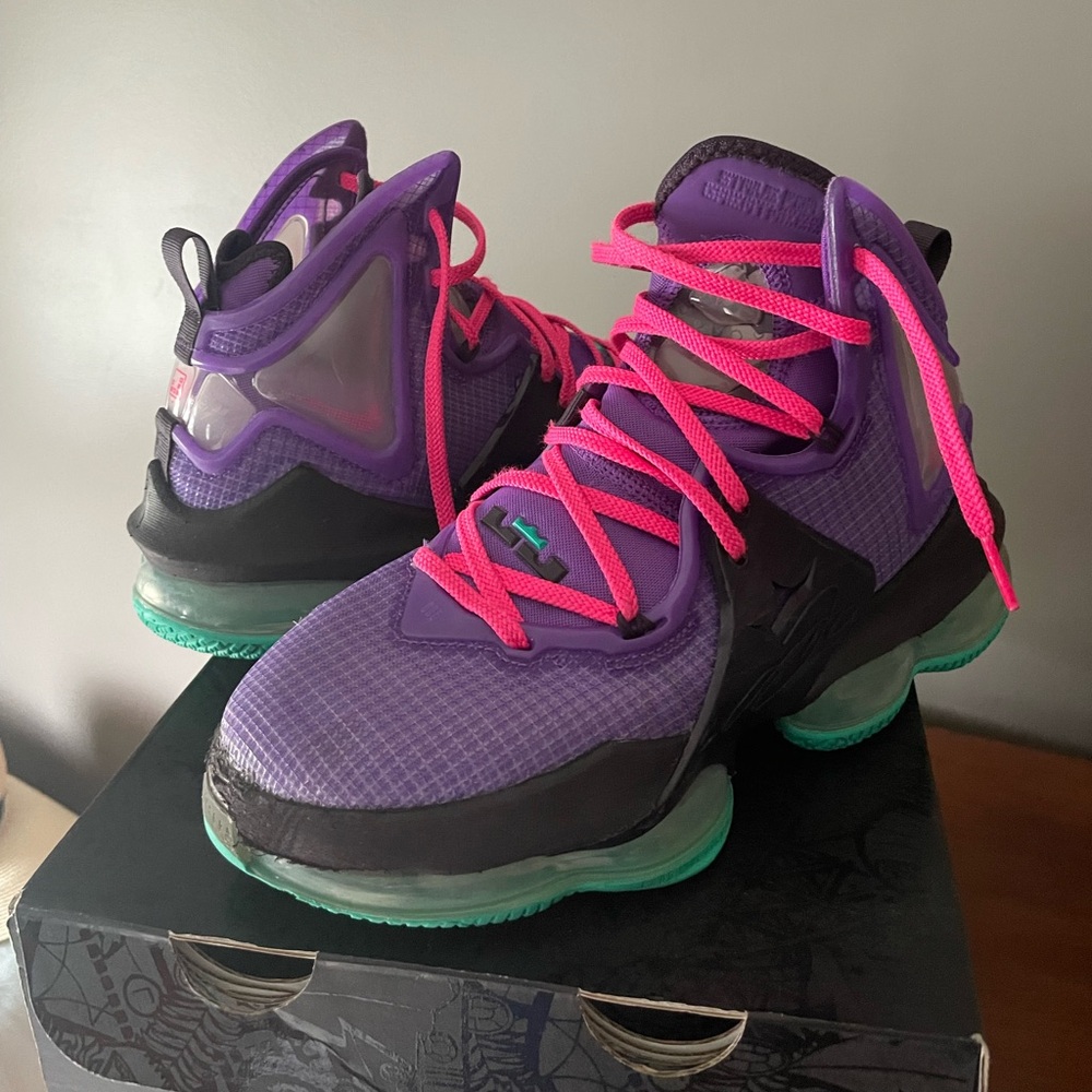 Men’s Lebron Basketball Sneakers